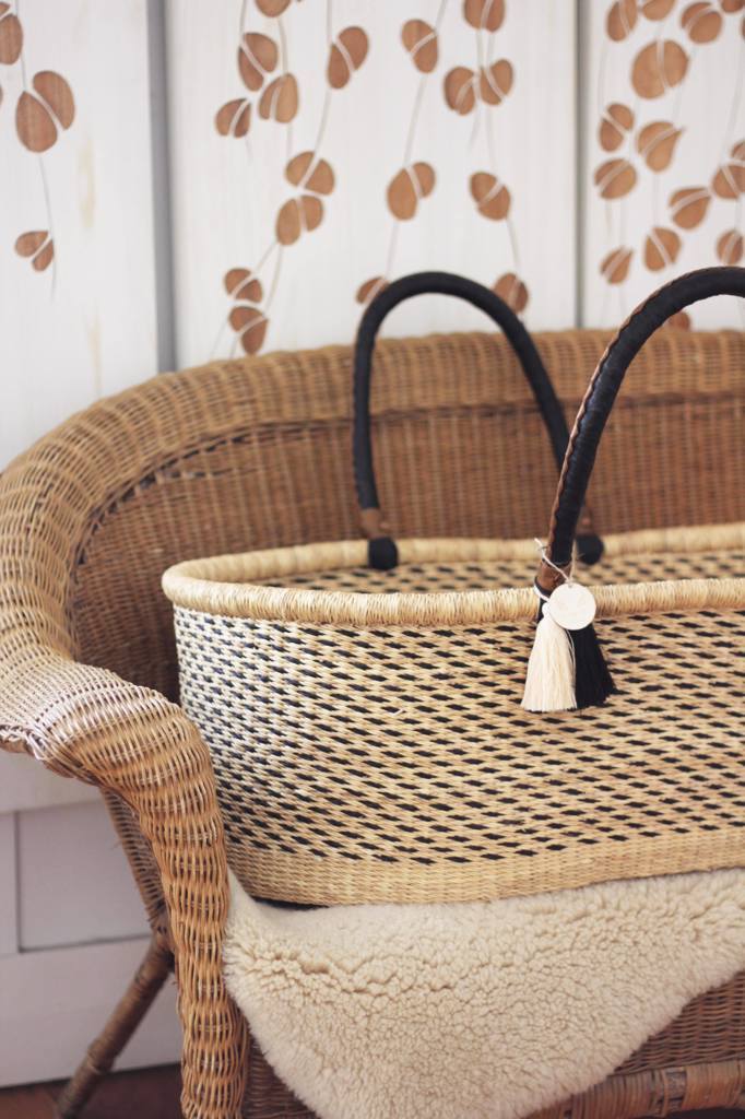 Flat top moses basket