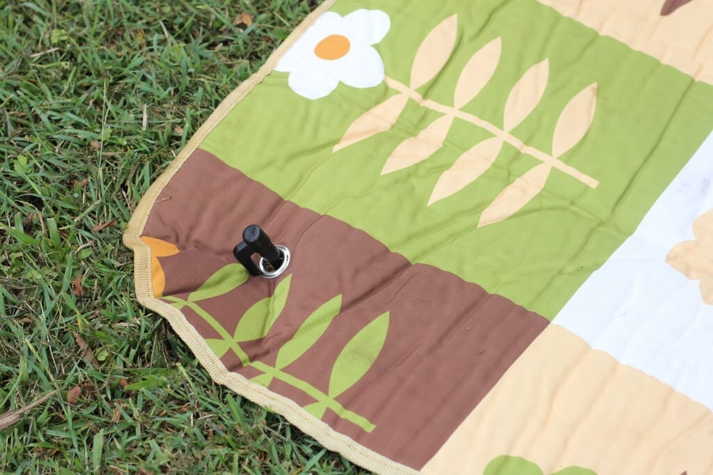 hold down pegs for picnic mat