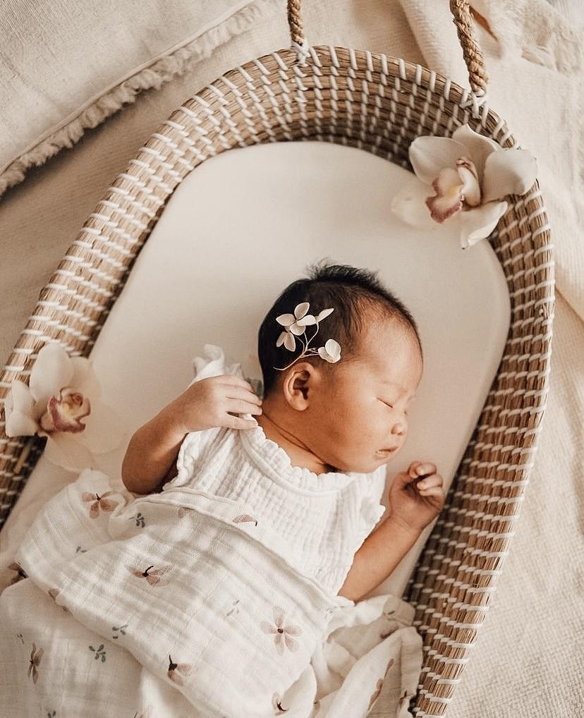 Baby Changing Basket - ‘Snow’ (Mattress Included)