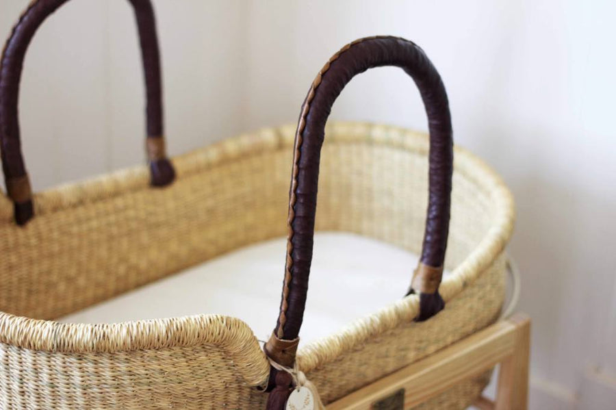 moses basket and stand